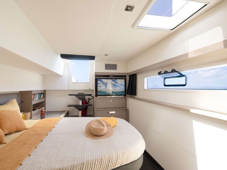 BEYOND - Double cabin BEYOND - Double cabin