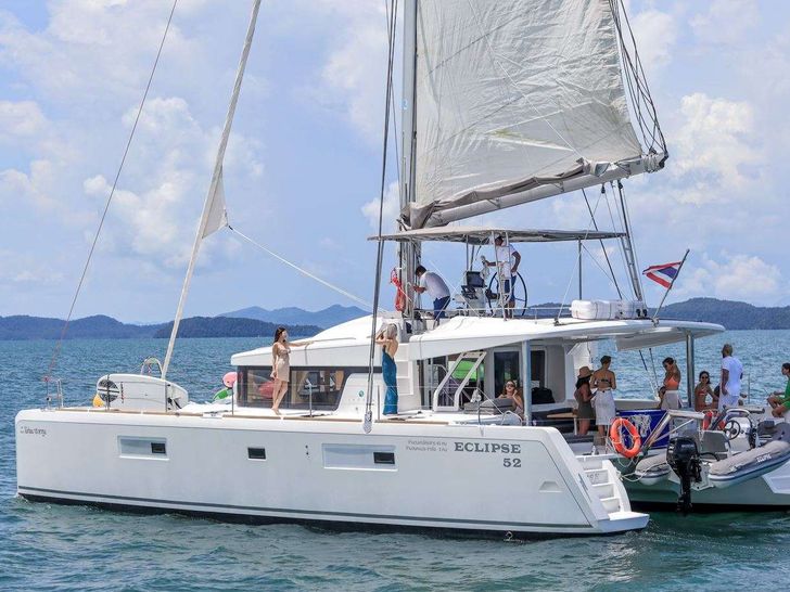 ECLIPSE - Lagoon 52 ECLIPSE - Lagoon 52