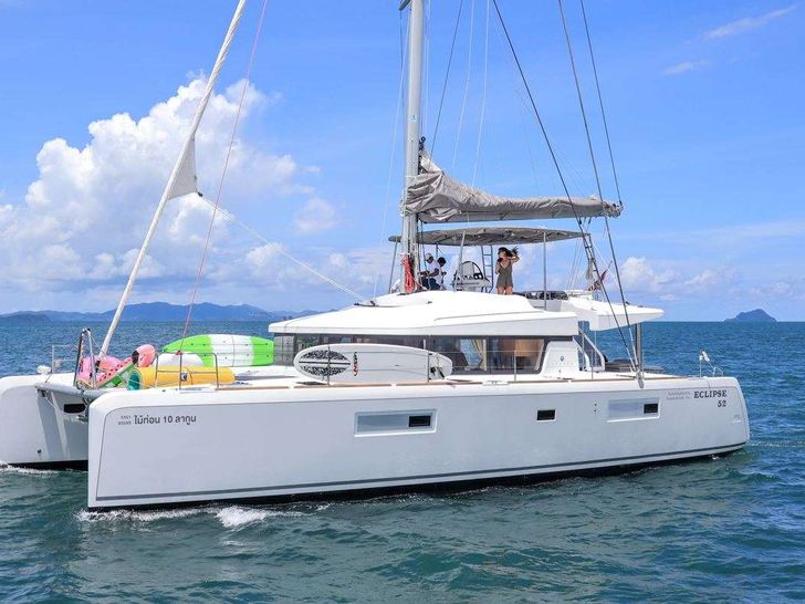 ECLIPSE - Lagoon 52 ECLIPSE - Lagoon 52