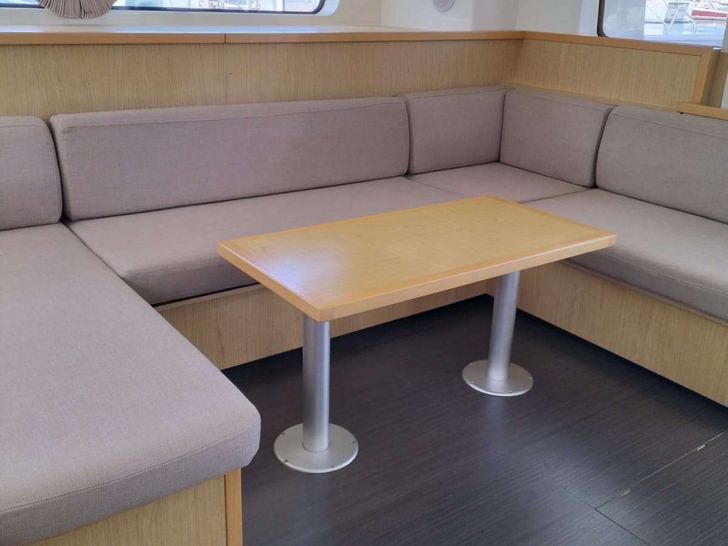 ECLIPSE - Lagoon 52 ECLIPSE - Lagoon 52