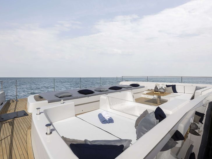 PRONTO - Sunreef 80,bow lounging area