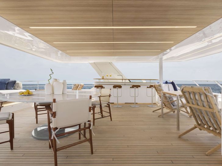 PRONTO - Sunreef 80,alfresco dining and mini bar