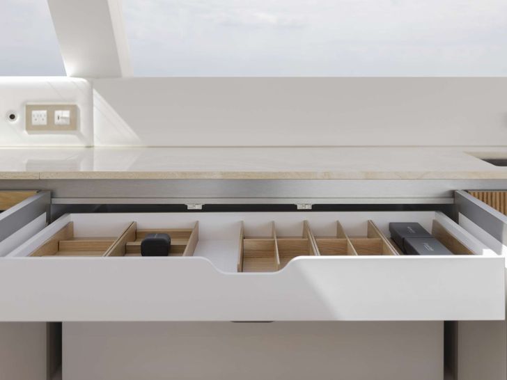 PRONTO - Sunreef 80,galley drawer