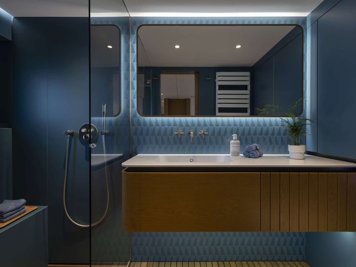 PRONTO - Sunreef 80,cabin sink and shower PRONTO - Sunreef 80,cabin sink and shower