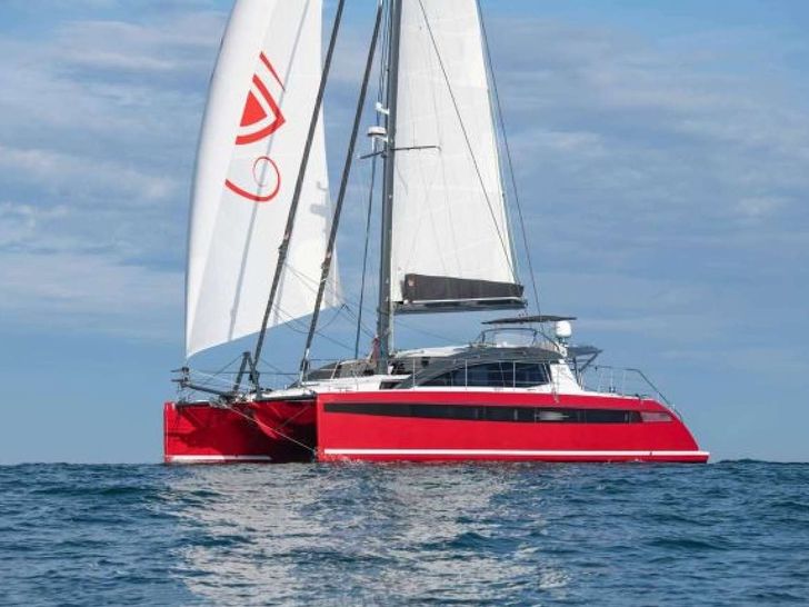ROGUE - full boat with waterline ROGUE - full boat with waterline