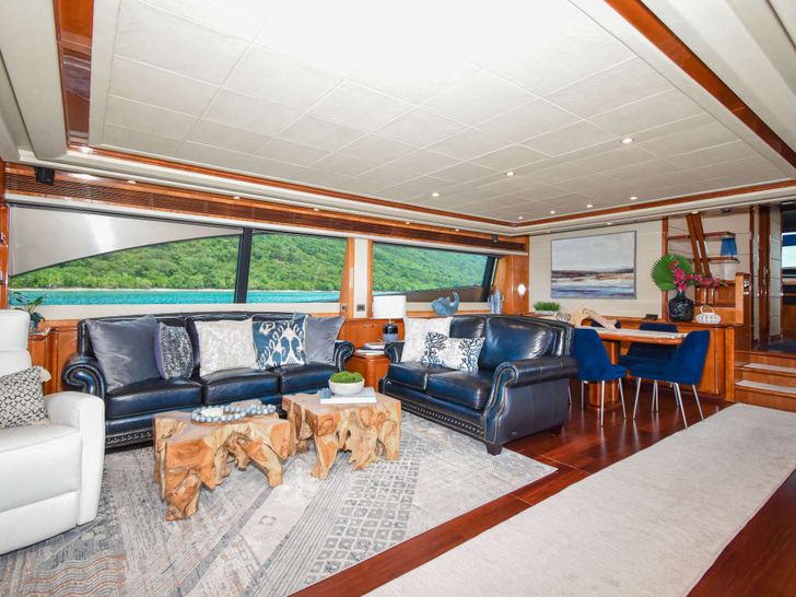 INDULGE II - Ferretti 90,saloon INDULGE II - Ferretti 90,saloon