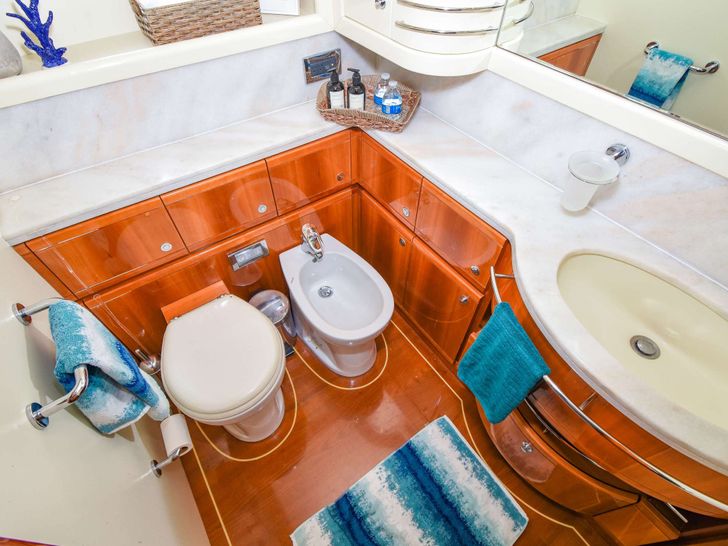 INDULGE II - Ferretti 90,queen cabin toilet