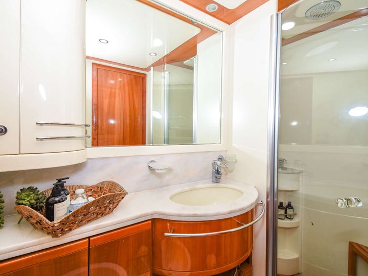 INDULGE II - Ferretti 90,twin cabin bathroom INDULGE II - Ferretti 90,twin cabin bathroom