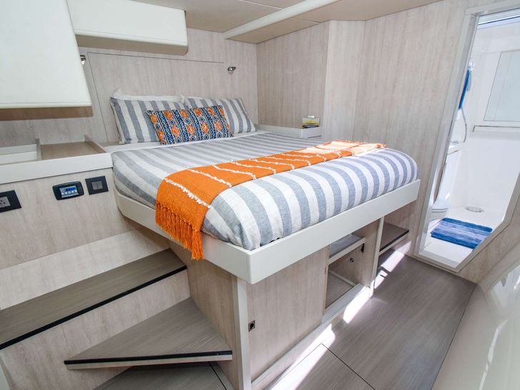 LEEWAY - queen cabin 2 LEEWAY - queen cabin 2