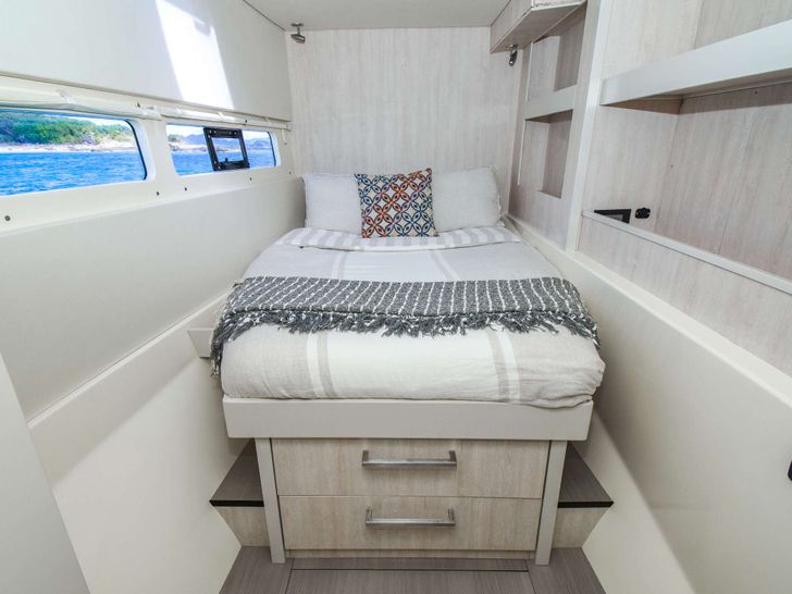 LEEWAY - queen cabin 3 LEEWAY - queen cabin 3