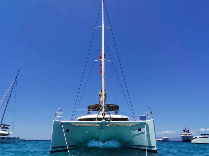 ISLAS CHAFARINAS - Lagoon 560,front view