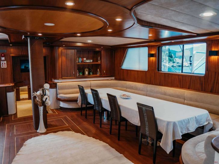 NEVRA QUEEN 40m Bodrum Shipyards Gulet Saloon Dining