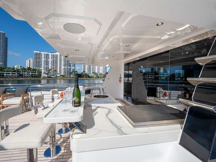 SANTOSH Majesty Yachts Gulf Craft 108 Sky Deck Bar SANTOSH Majesty Yachts Gulf Craft 108 Sky Deck Bar