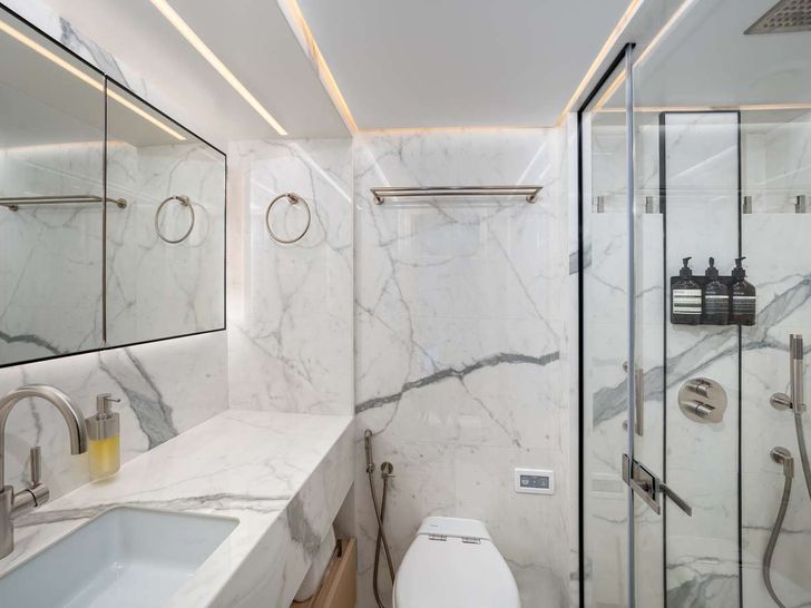 SANTOSH Majesty Yachts Gulf Craft 108 VIP Bathroom SANTOSH Majesty Yachts Gulf Craft 108 VIP Bathroom