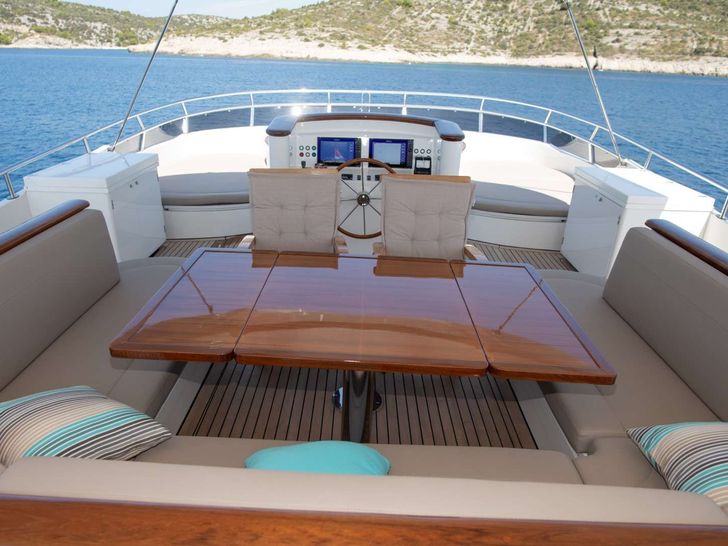 SEA BREEZE II - Mulder 27 m,flybridge seating lounge SEA BREEZE II - Mulder 27 m,flybridge seating lounge