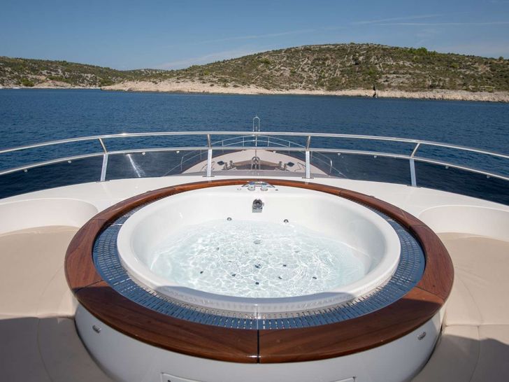 SEA BREEZE II - Mulder 27 m,flybridge jacuzzi SEA BREEZE II - Mulder 27 m,flybridge jacuzzi
