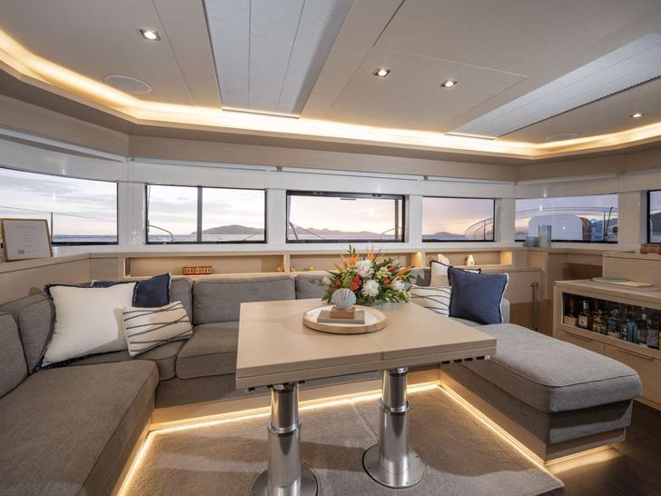 GULLWING Lagoon 55 - main saloon GULLWING Lagoon 55 - main saloon