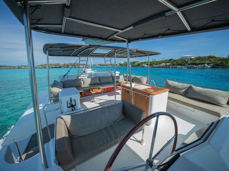 WIND CHASER I Fountaine Pajot Ipanema 58 - flybridge WIND CHASER I Fountaine Pajot Ipanema 58 - flybridge