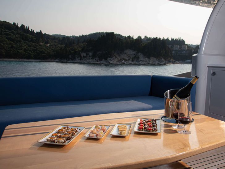 STELA 117 - Royal Denship 85,wine party STELA 117 - Royal Denship 85,wine party