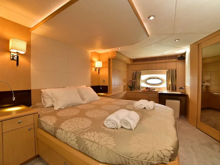 STELA 117 - Royal Denship 85,master galley STELA 117 - Royal Denship 85,master galley