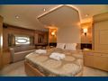 STELA 117 - Royal Denship 85,master cabin bed