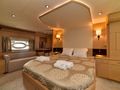STELA 117 - Royal Denship 85,master cabin bed
