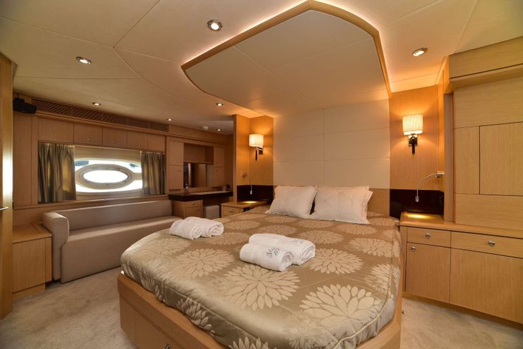 Charter Yacht STELA 117 - Royal Denship 85 - 4 Cabins - Lefkas - Athens - Santorini - Greece