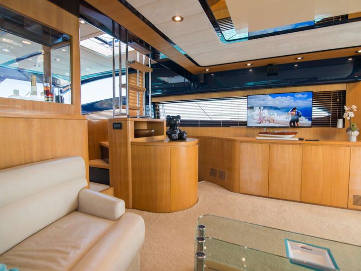 ANTAMAR II Riva Dolcevita 70 - saloon seating with TV ANTAMAR II Riva Dolcevita 70 - saloon seating with TV