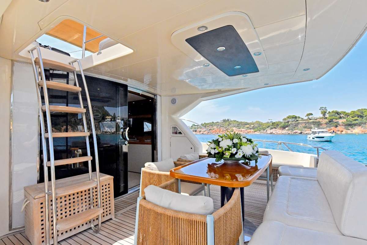 Charter Yacht ANTAMAR II - Riva Dolcevita 70 - 4 Cabins - Athens - Mykonos - Paros - Cyclades - Greece