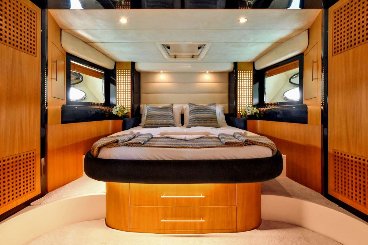 Charter Yacht ANTAMAR II - Riva Dolcevita 70 - 4 Cabins - Athens - Mykonos - Paros - Cyclades - Greece