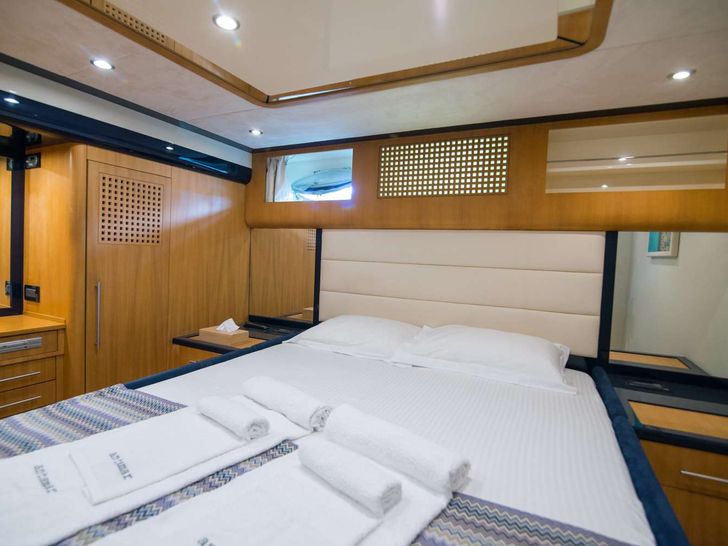 ANTAMAR II Riva Dolcevita 70 - VIP cabin ANTAMAR II Riva Dolcevita 70 - VIP cabin