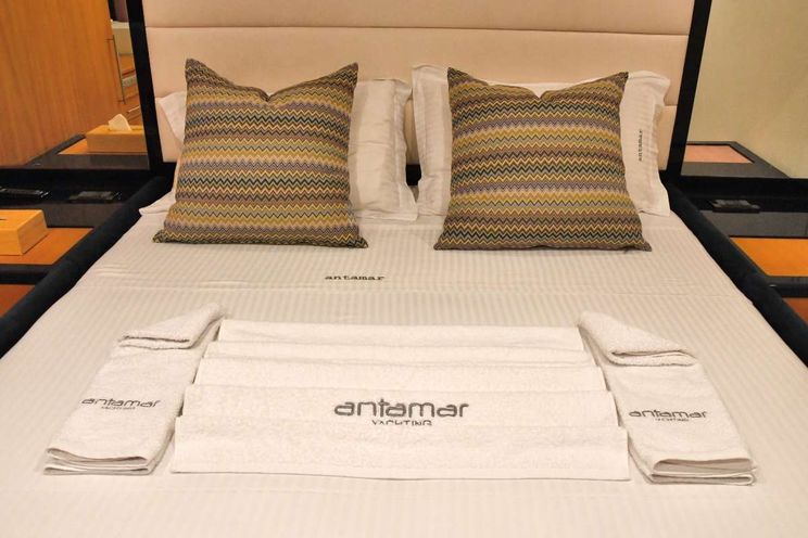 Charter Yacht ANTAMAR II - Riva Dolcevita 70 - 4 Cabins - Athens - Mykonos - Paros - Cyclades - Greece