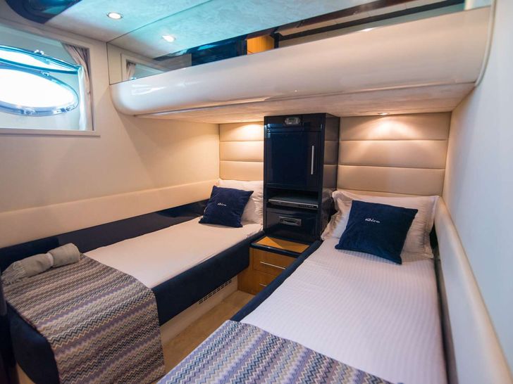 ANTAMAR II Riva Dolcevita 70 - twin cabin ANTAMAR II Riva Dolcevita 70 - twin cabin