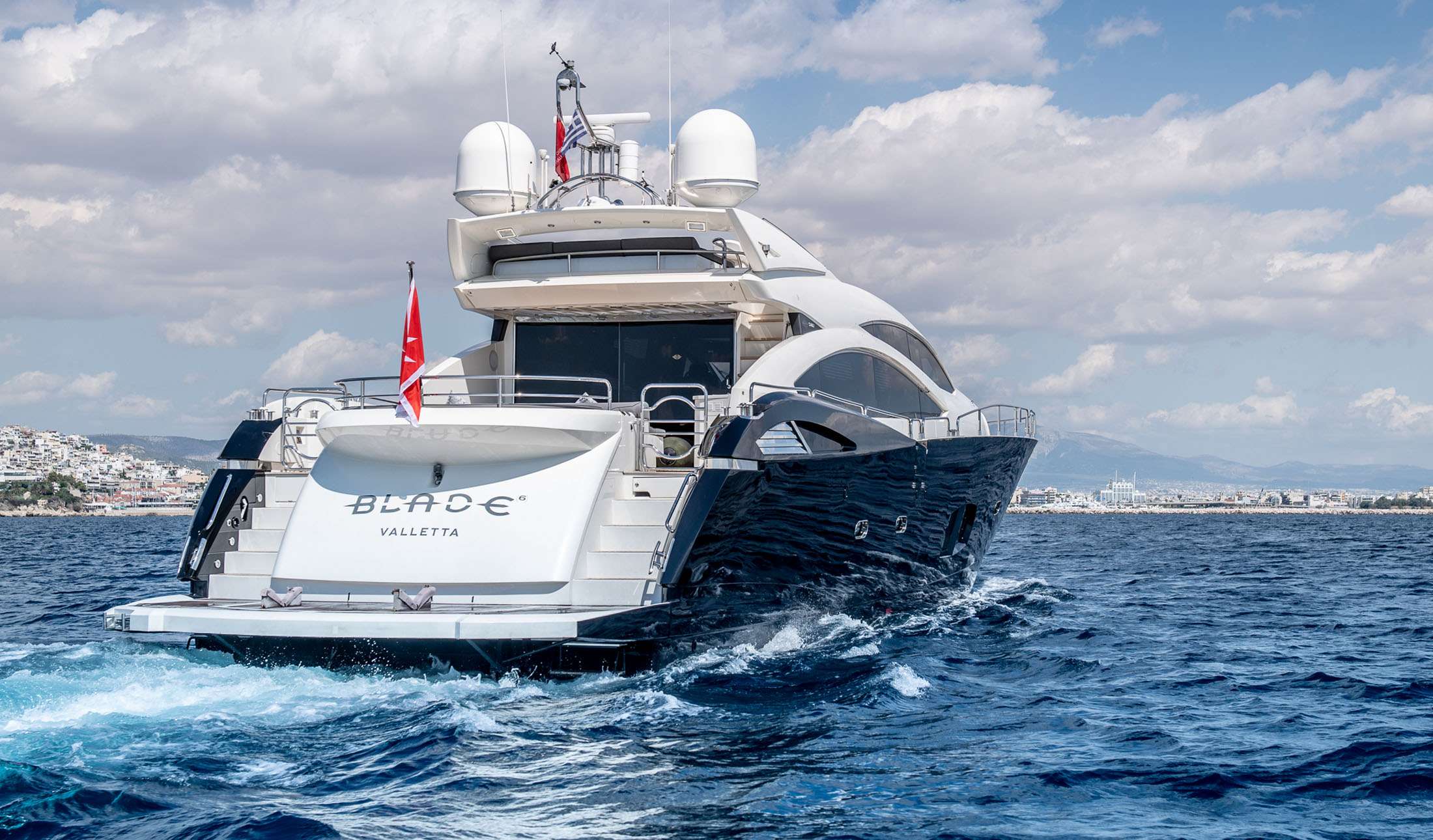 BLADE 6 Sunseeker Predator 92 - aft view cruising