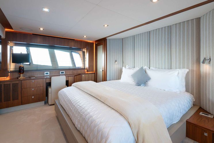 Charter Yacht BLADE 6 - Sunseeker Predator 92 - 4 Cabins - Athens - Mykonos - Paros - Cyclades - Greece