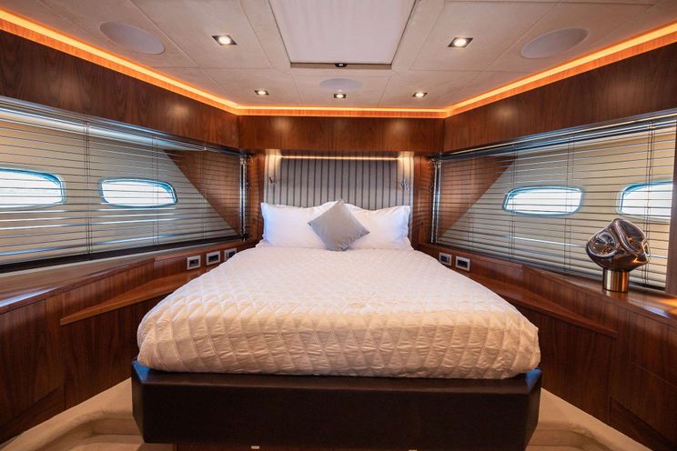 Charter Yacht BLADE 6 - Sunseeker Predator 92 - 4 Cabins - Athens - Mykonos - Paros - Cyclades - Greece