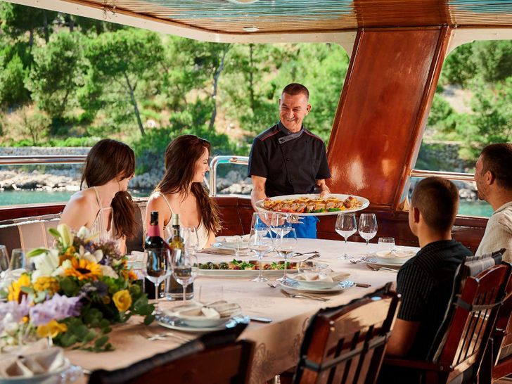 LUNA - Dining LUNA - Dining