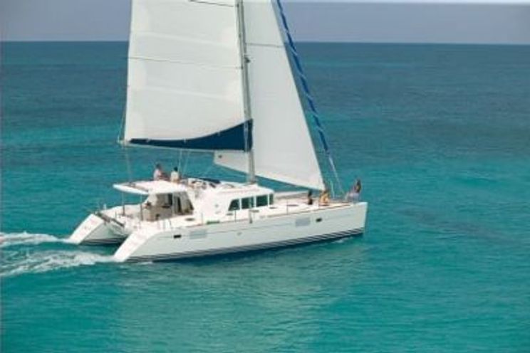 Charter Yacht Lagoon 440 -(4 Cabins + 2 singles)- AC - British Virgin Islands