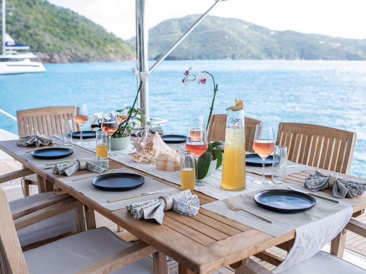 EMYSA Leopard 58 - alfresco dining area EMYSA Leopard 58 - alfresco dining area