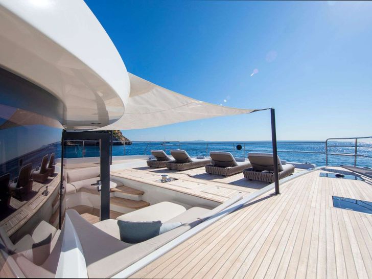 SASTA Lagoon Seventy 8 - foredeck SASTA Lagoon Seventy 8 - foredeck