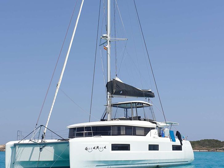 GOOD MOOD - Lagoon 46,port side hull GOOD MOOD - Lagoon 46,port side hull