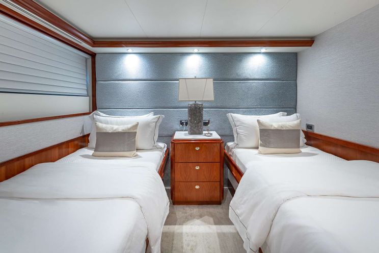 Charter Yacht NO SHORTCUTS - Westport 112 - 4 Cabins - Nassau - Staniel Cay - Exumas - Bahamas