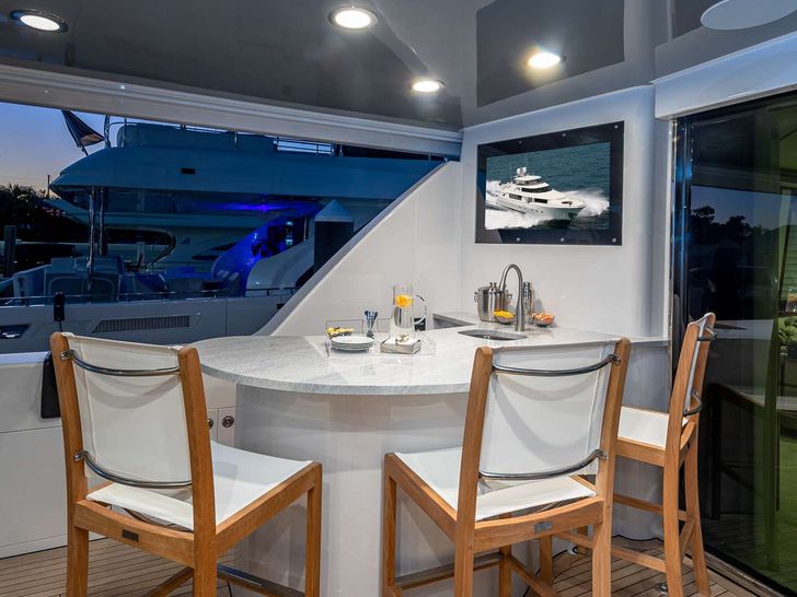 NO SHORTCUTS - Westport 112,aft deck bar NO SHORTCUTS - Westport 112,aft deck bar