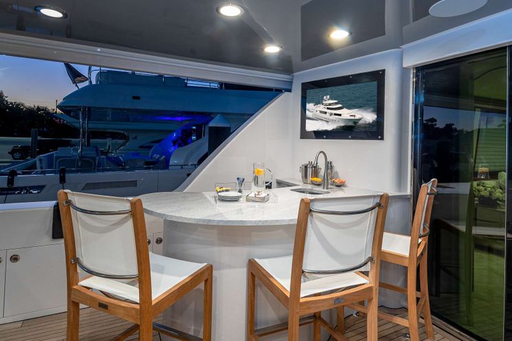 Charter Yacht NO SHORTCUTS - Westport 112 - 4 Cabins - Nassau - Staniel Cay - Exumas - Bahamas