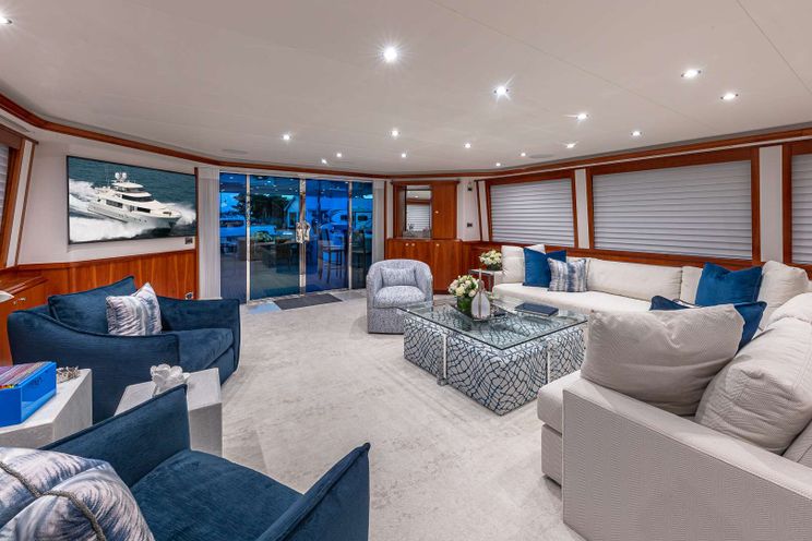 Charter Yacht NO SHORTCUTS - Westport 112 - 4 Cabins - Nassau - Staniel Cay - Exumas - Bahamas