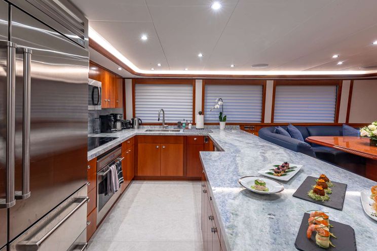 Charter Yacht NO SHORTCUTS - Westport 112 - 4 Cabins - Nassau - Staniel Cay - Exumas - Bahamas