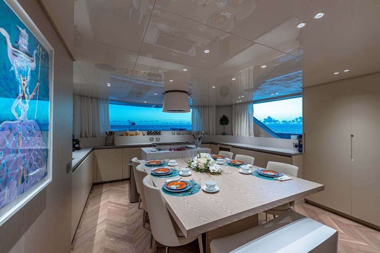 Charter Yacht ANOTHER ONE - San Lorenzo 34m - 4 Cabins - Nassau - Staniel Cay - Exumas