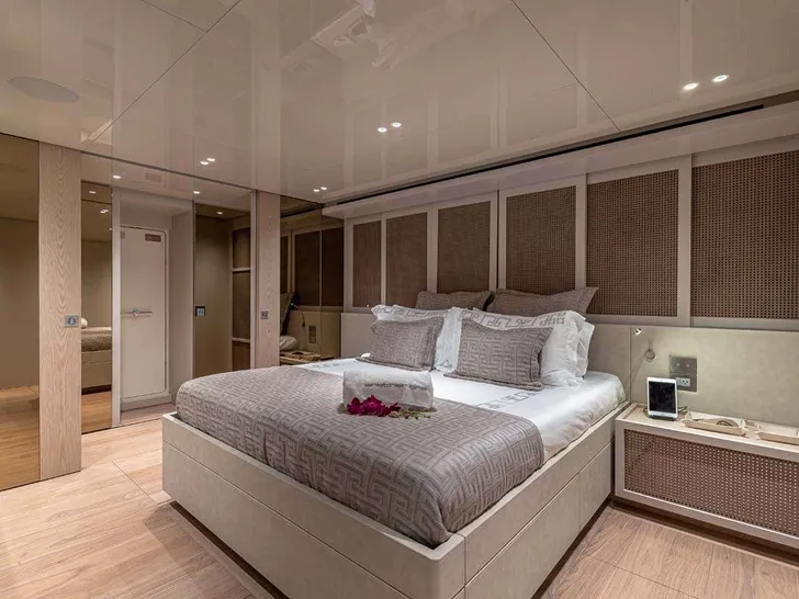 ANOTHER ONE - Owner Stateroom ANOTHER ONE - Owner Stateroom