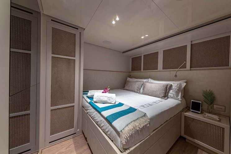 Charter Yacht ANOTHER ONE - San Lorenzo 34m - 4 Cabins - Nassau - Staniel Cay - Exumas