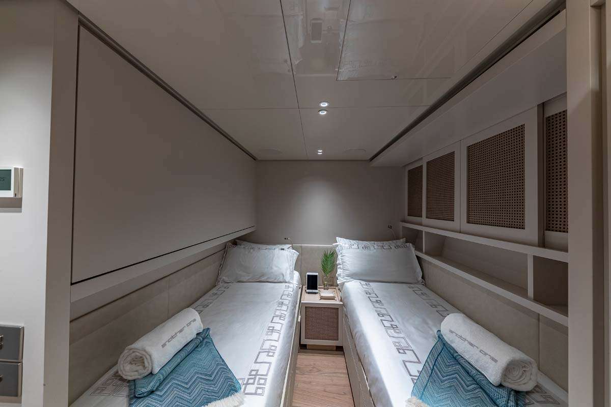 Charter Yacht ANOTHER ONE - San Lorenzo 34m - 4 Cabins - Nassau - Staniel Cay - Exumas